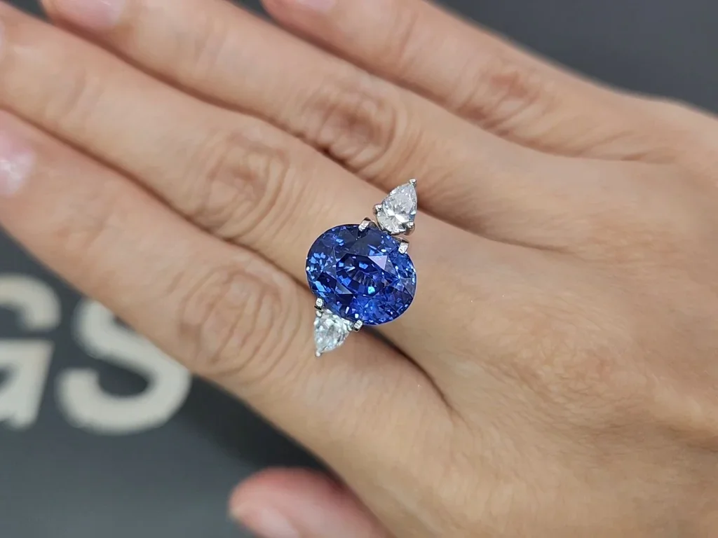Unheated sapphire Cornflower Blue oval cut 9.03 carats, Sri Lanka Image №5