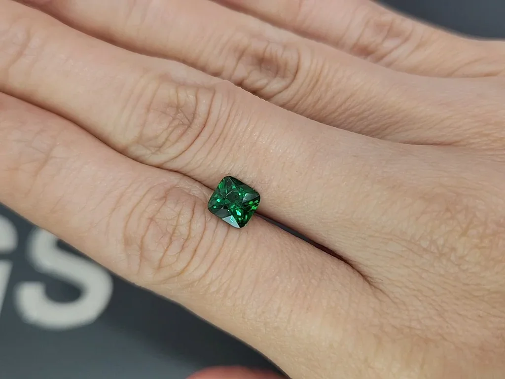 Tsavorite garnet Vivid Green cushion cut 1.25 carats, Tanzania  Image №2