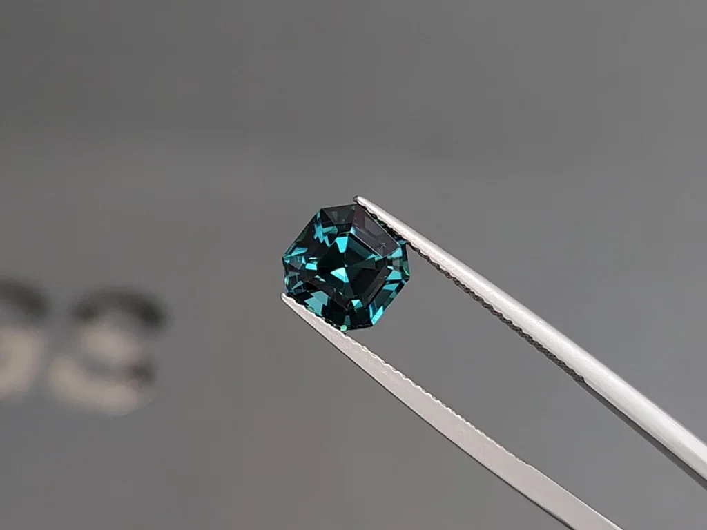 Tourmaline indigolite octagon cut 2.71 carats, Africa Image №3
