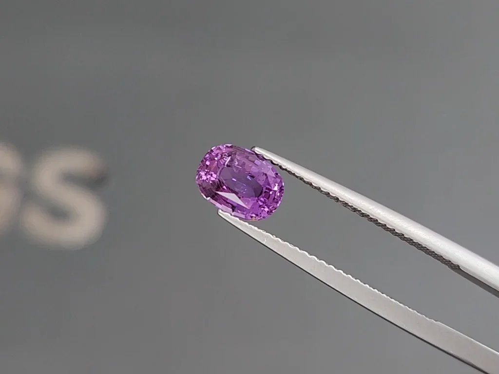 Unheated purple sapphire oval cut 1.56 carats, Sri Lanka Image №3