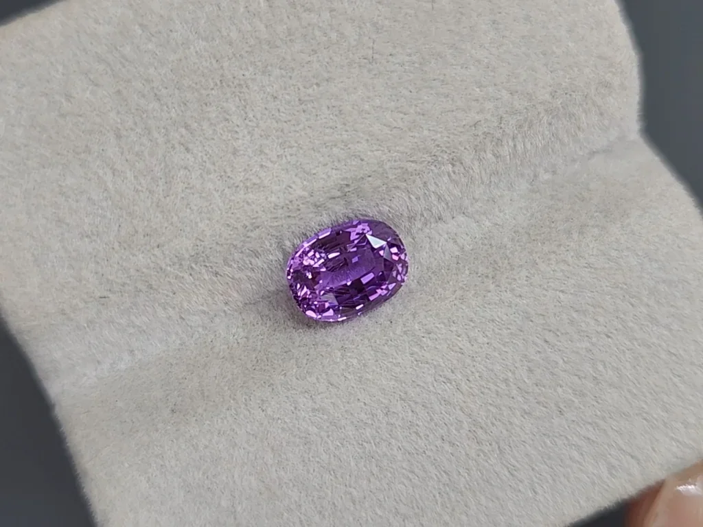 Unheated purple sapphire oval cut 1.56 carats, Sri Lanka Image №4