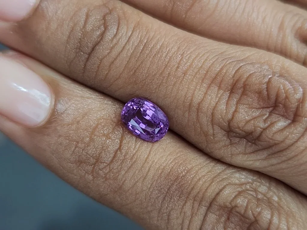 Unheated purple sapphire oval cut 1.56 carats, Sri Lanka Image №2