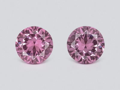 Pair of rhodolite garnets round cut  0.95 carats, Madagascar photo