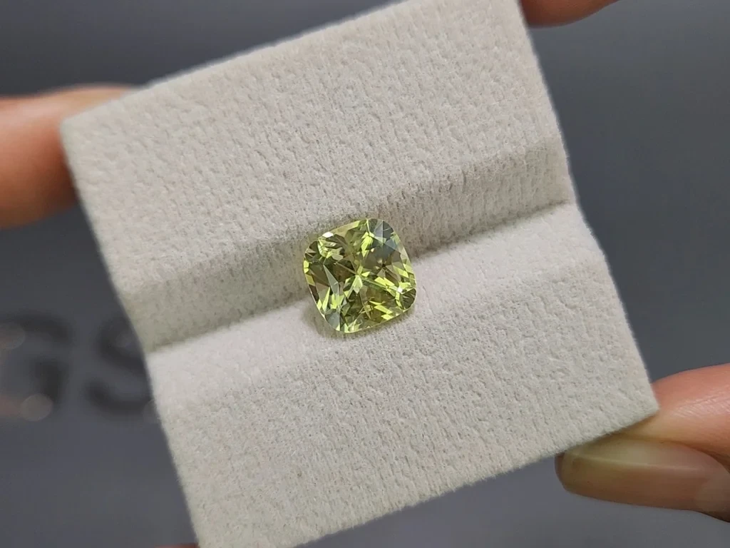 Chrysoberyl cushion cut 3.51 carats, Sri Lanka Image №4