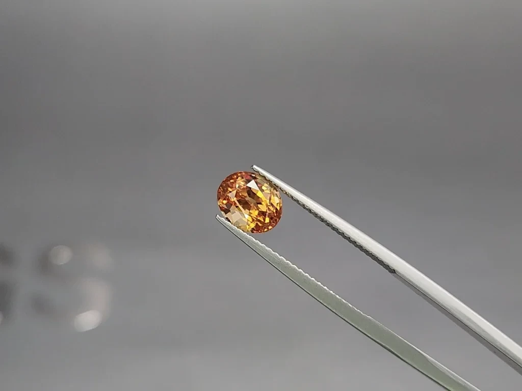 Unheated orange sapphire oval cut 2.51 carats, Sri Lanka Image №3