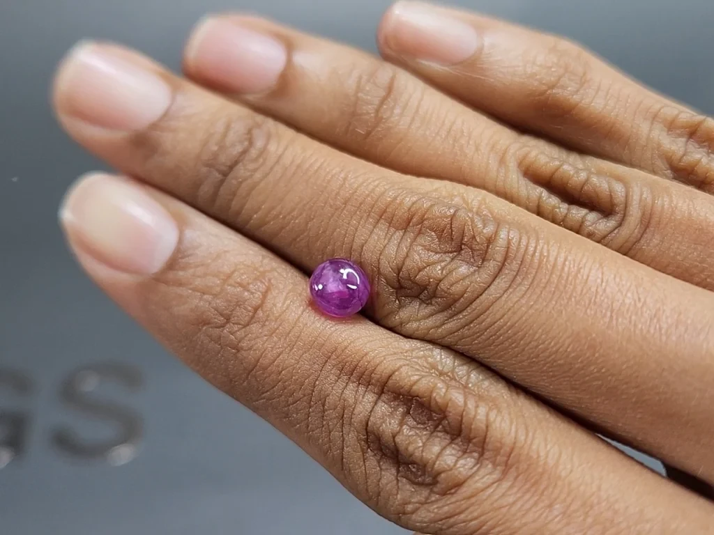 Unheated star ruby cabochon cut 2.05 carats, Mozambique Image №2