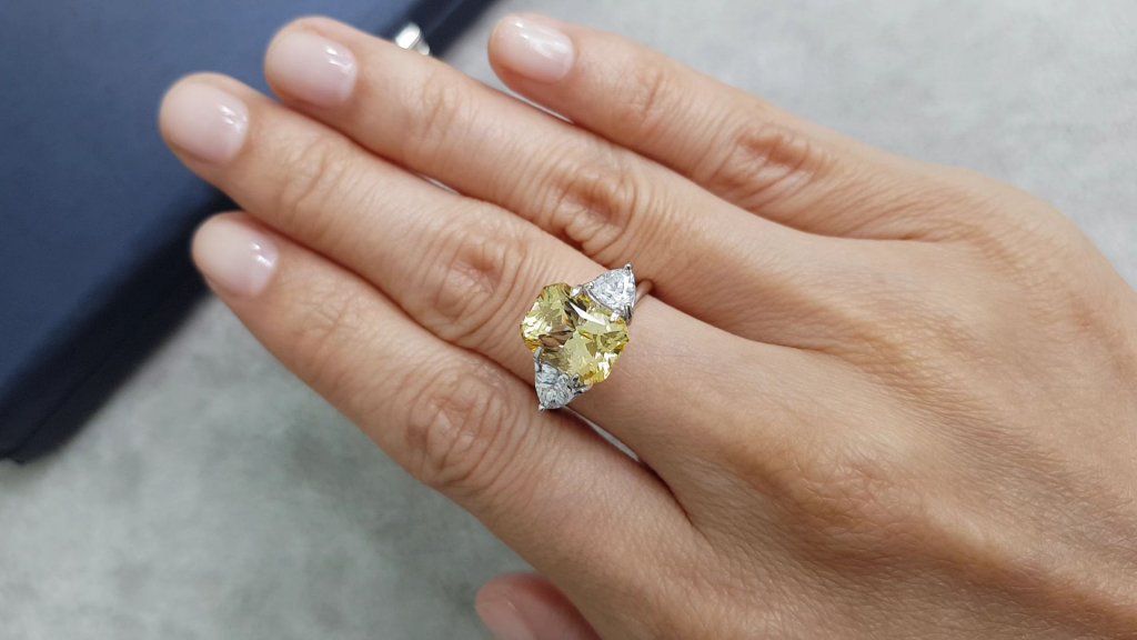 Golden color sapphire in radiant cut 5.06 ct, Sri Lanka Image №5