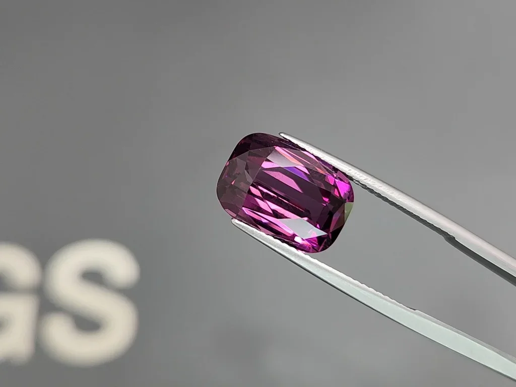 Purple garnet Rhodolite cushion cut 10.03 carats  Image №3