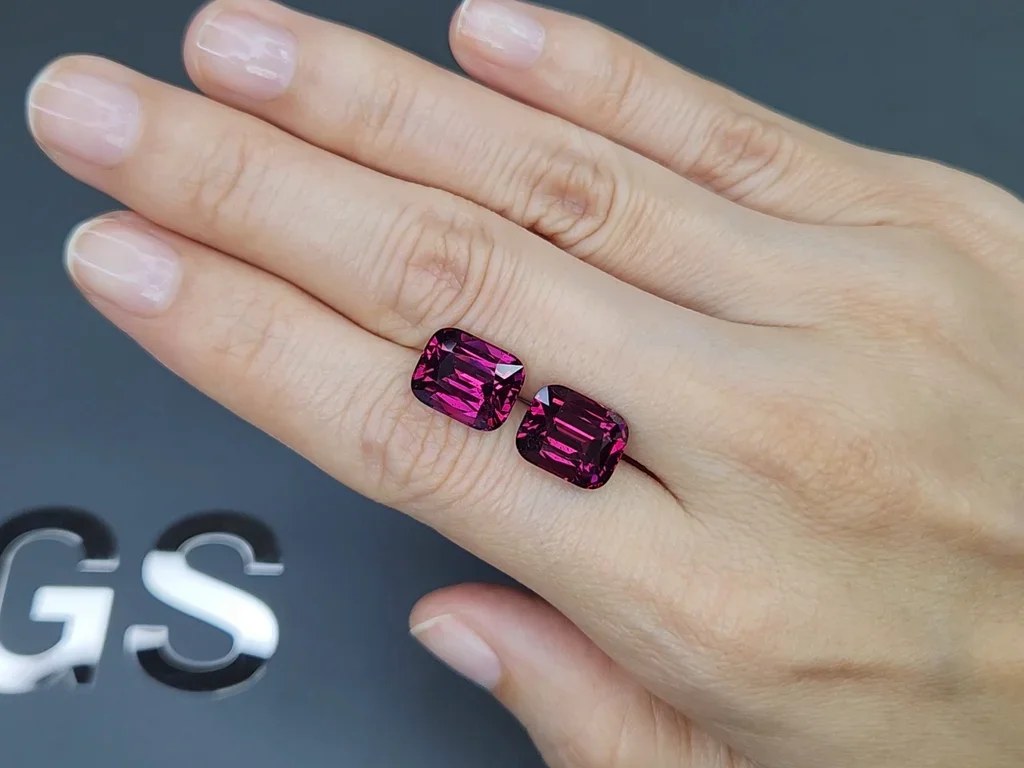 Pair of Magenta color rhodolite garnets in cushion cut 12.43 carats, Madagascar Image №2