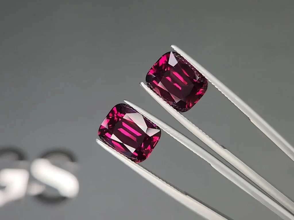 Pair of Magenta color rhodolite garnets in cushion cut 12.43 carats, Madagascar Image №3