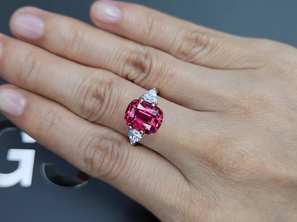Spinel Mahenge Vibrant Pink-Red cushion cut  6.27 carats, Tanzania  Image №5
