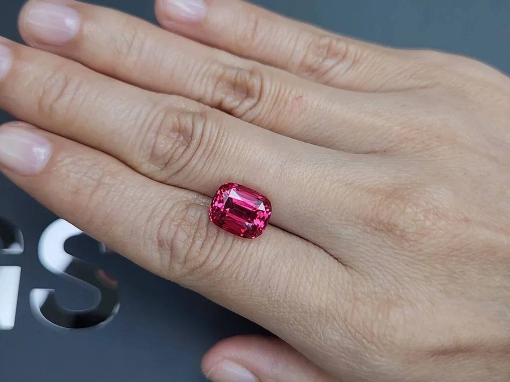 Spinel Mahenge Vibrant Pink-Red cushion cut  6.27 carats, Tanzania  Image №2