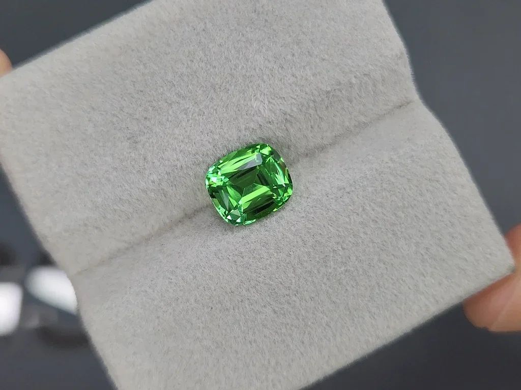 Neon Green tsavorite garnet in cushion cut 2.04 carats, Tanzania Image №4