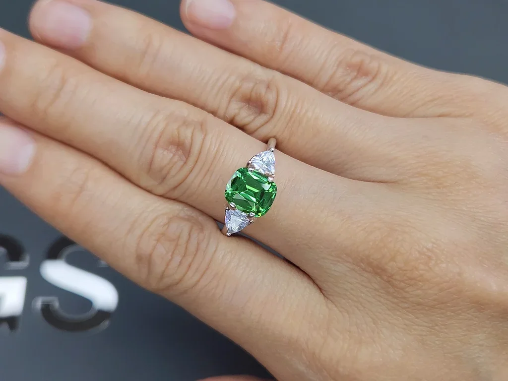 Neon Green tsavorite garnet in cushion cut 2.04 carats, Tanzania Image №5