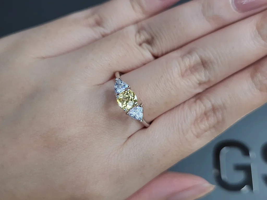 Unheated Pastel Yellow sapphire in cushion cut 1.12 carats, Sri Lanka Image №5