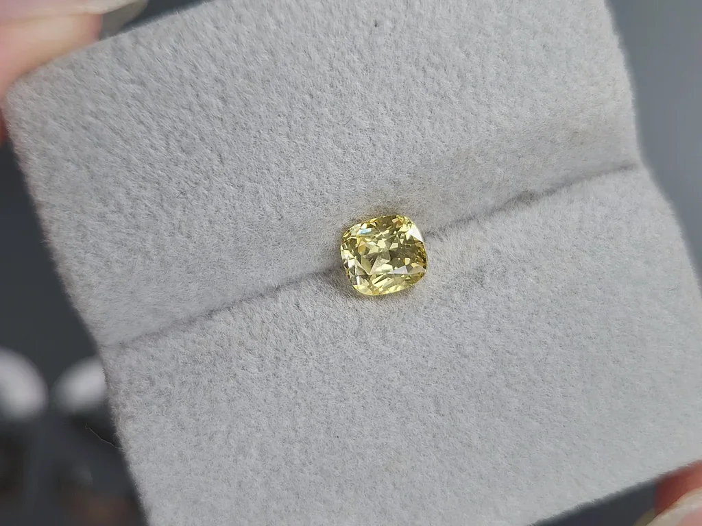 Unheated Pastel Yellow sapphire in cushion cut 1.12 carats, Sri Lanka Image №4