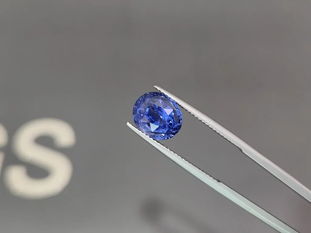 Unheated sapphire Cornflower Blue oval cut  6.61 carats, Sri Lanka Image №3