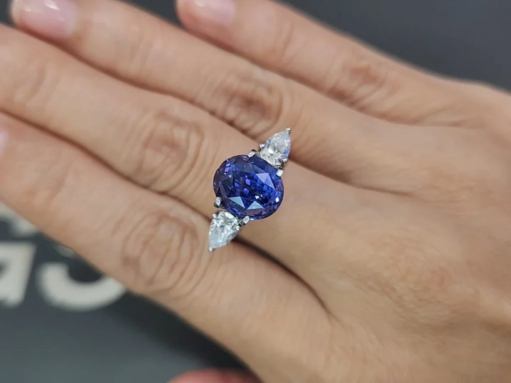 Unheated sapphire Cornflower Blue oval cut  6.61 carats, Sri Lanka Image №5