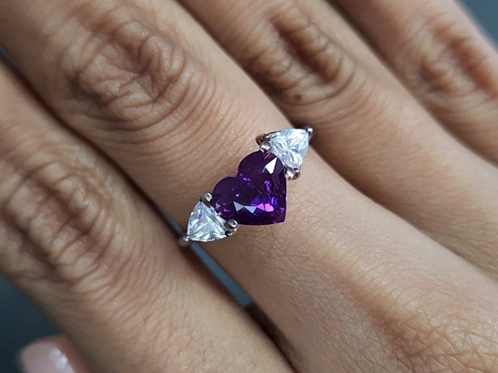 Unheated purple sapphire heart shape 2.55 carats, Sri Lanka Image №5