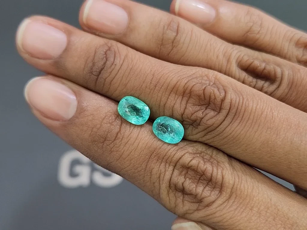 Pair of neon blue Paraiba tourmalines in cushion cut 3.11 carats, Mozambique Image №2