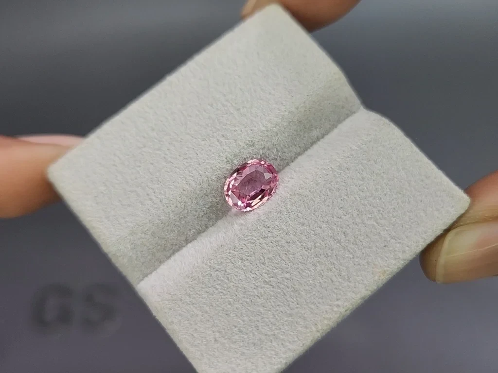 Unheated sapphire Padparadscha oval cut 1.52 carats, Sri Lanka  Image №4
