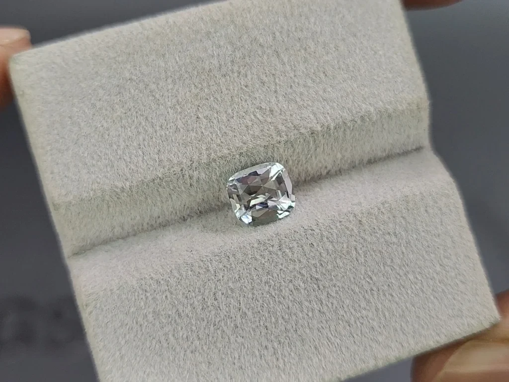Aquamarine cushion cut  0.98 carats, Madagascar  Image №4