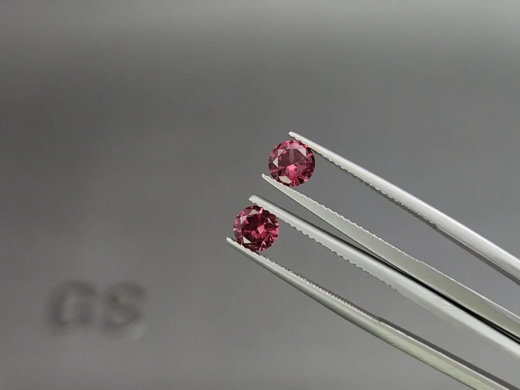 Pair of rhodolite garnets round cut 1.31 carats, Madagascar Image №3