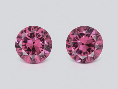 Pair of rhodolite garnets round cut 1.31 carats, Madagascar photo