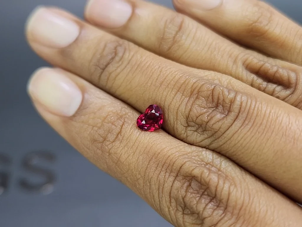 Ruby Pigeon Blood heart shape 1.02 carats, Mozambique Image №2
