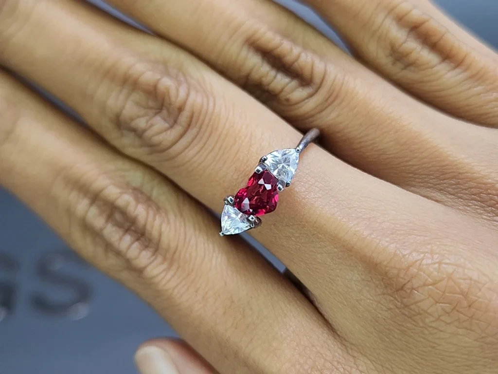 Ruby Pigeon Blood heart shape 1.02 carats, Mozambique Image №5