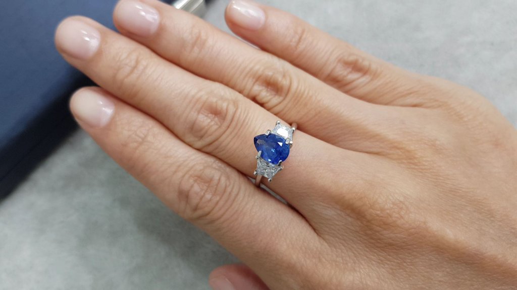 Cornflower blue sapphire in pear cut 1.47 ct, Sri Lanka Image №4