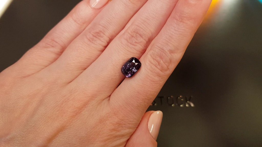 Rare alexandrite with strong color change effect in cushion cut 5.21 ct, Sri Lanka Image №4