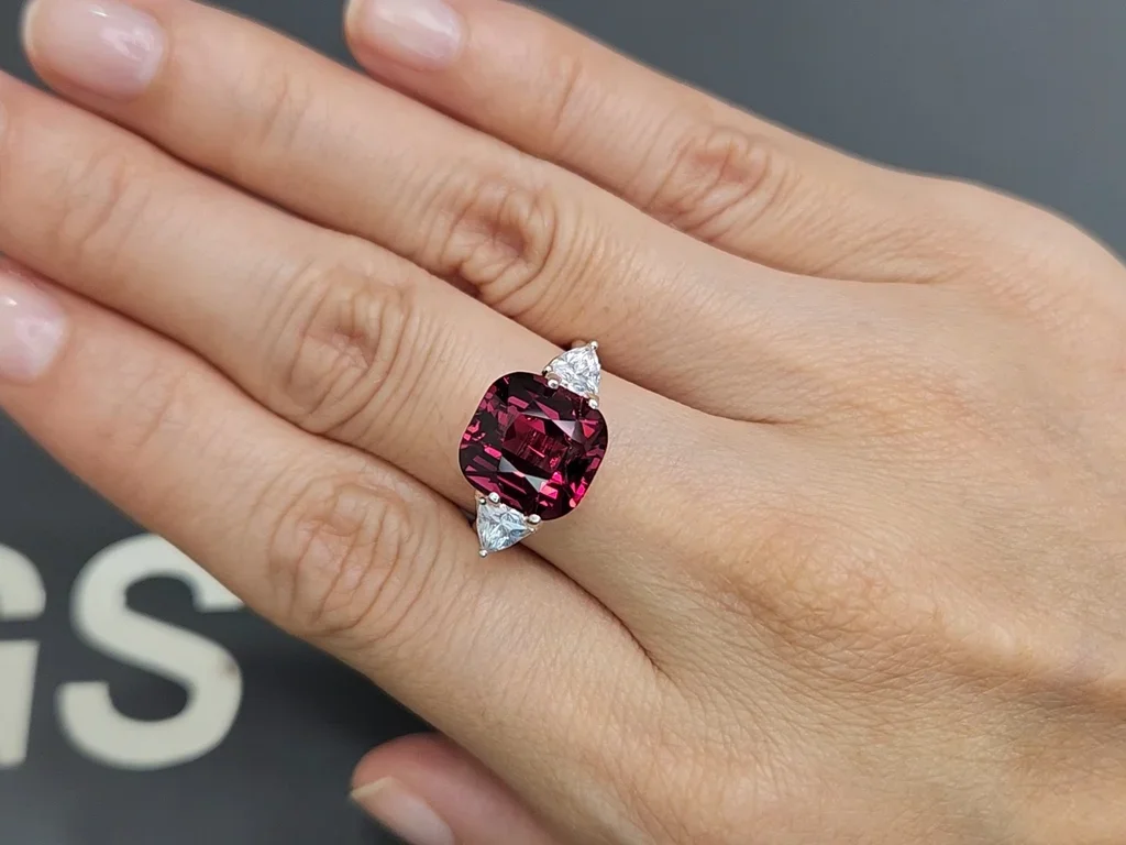 Purple garnet Rhodolite cushion cut 7.05 carats  Image №5