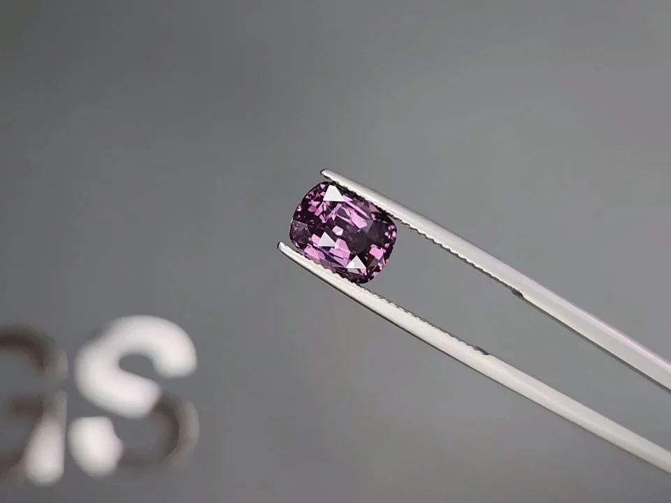 Purple cushion-cut spinel 3.20 carats, Tanzania Image №3