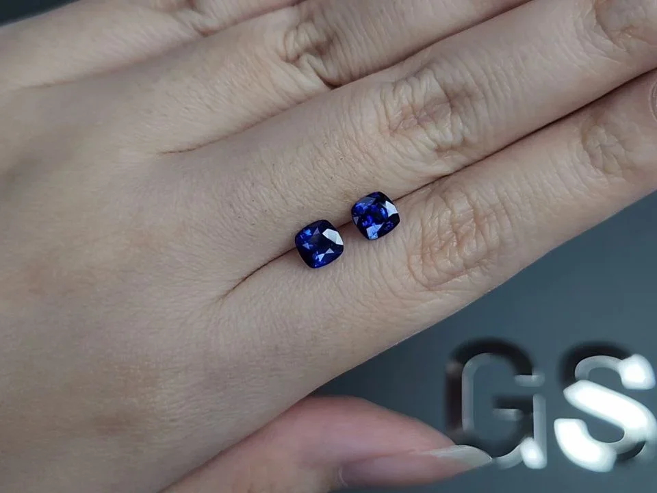 Pair of Royal Blue sapphires in cushion cut 1.71 carats, Sri Lanka Image №2