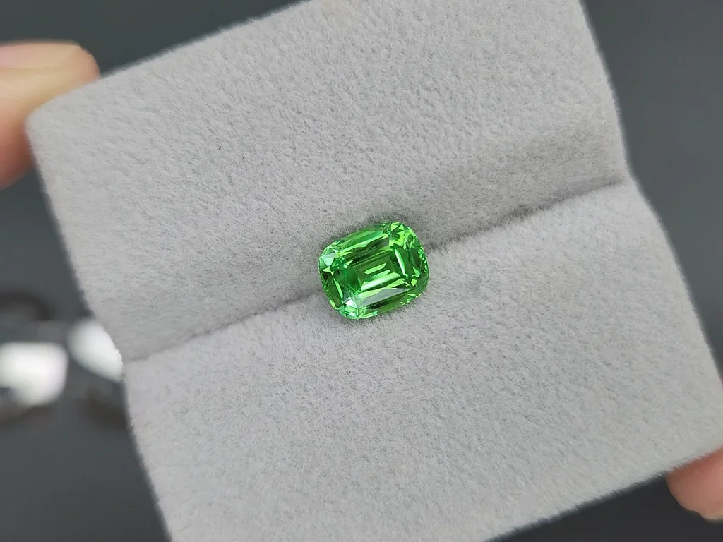 Neon Green tsavorite garnet in cushion cut 1.69 carats, Tanzania Image №4