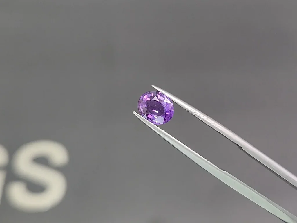 Unheated purple sapphire oval cut 1.30 carats, Sri Lanka Image №3