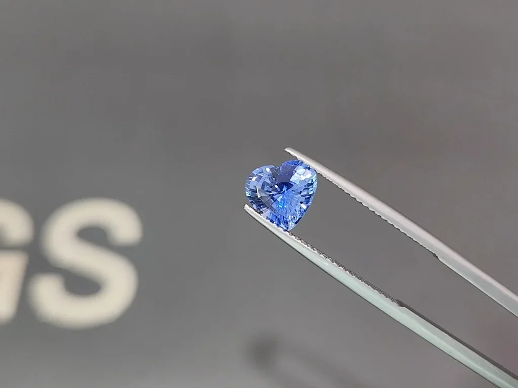 Unheated blue sapphire heart shape 2.11 carats, Sri Lanka Image №3