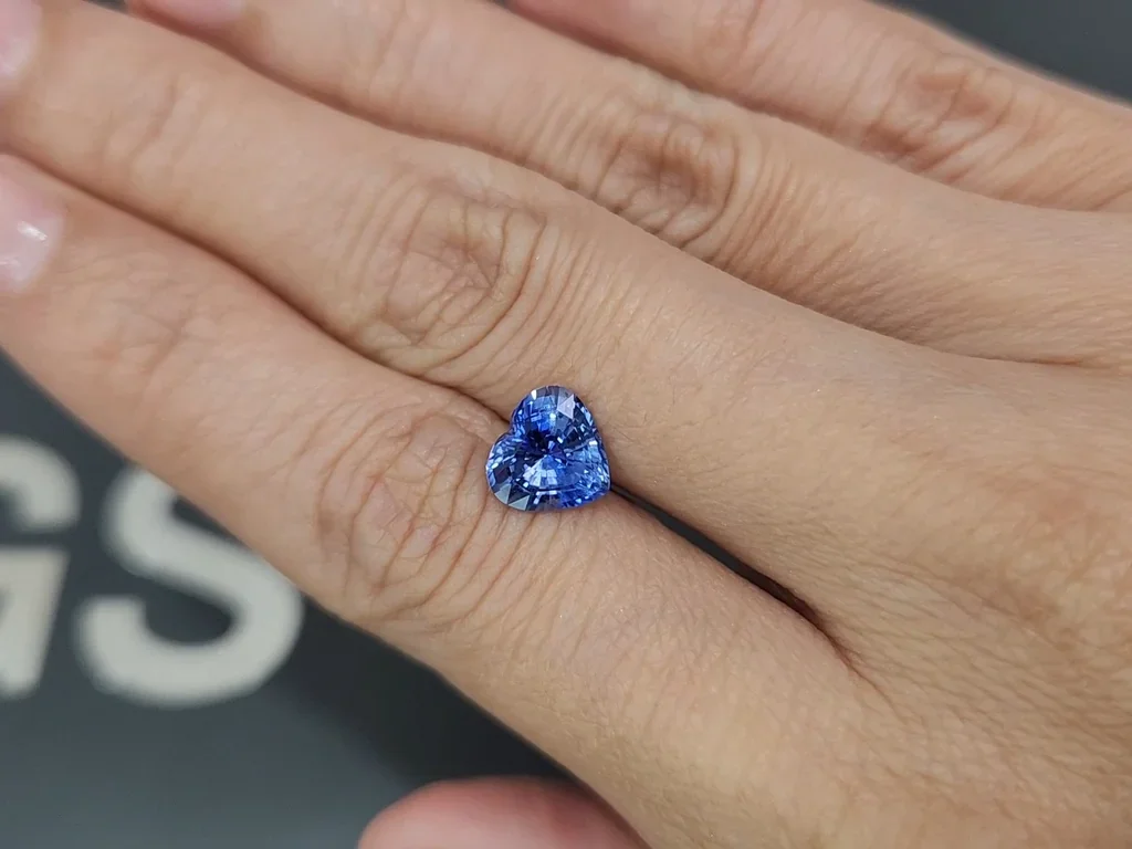 Unheated blue sapphire heart shape 2.11 carats, Sri Lanka Image №2