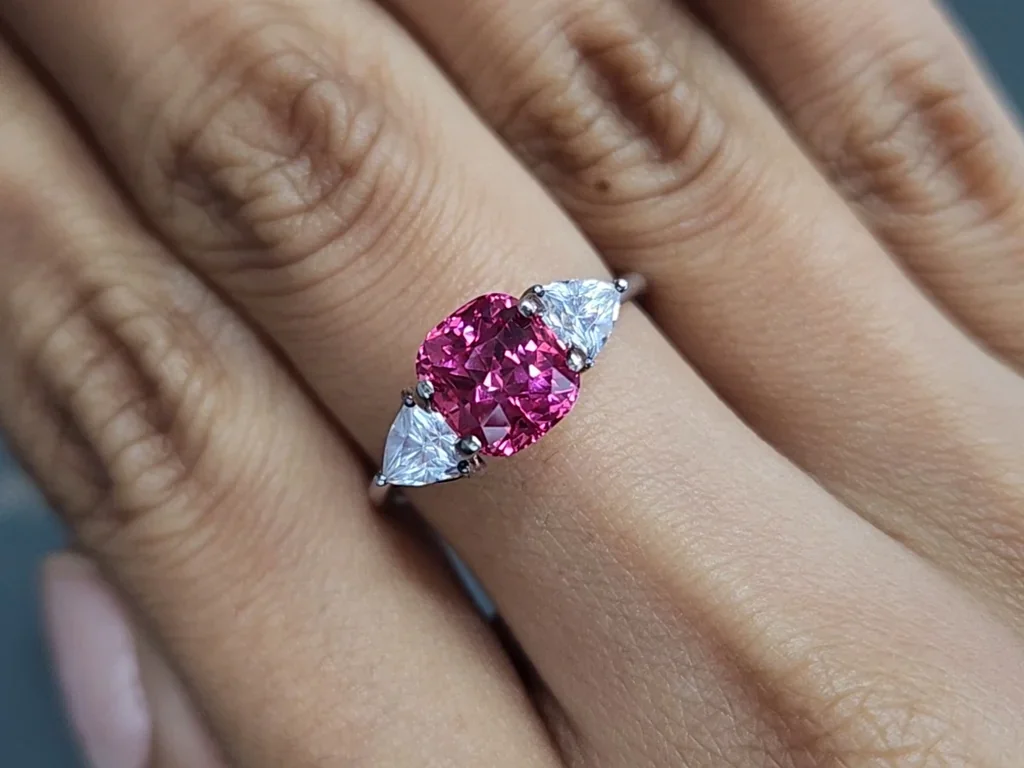 Pink spinel Mahenge cushion cut 2.58 carats, Tanzania Image №5