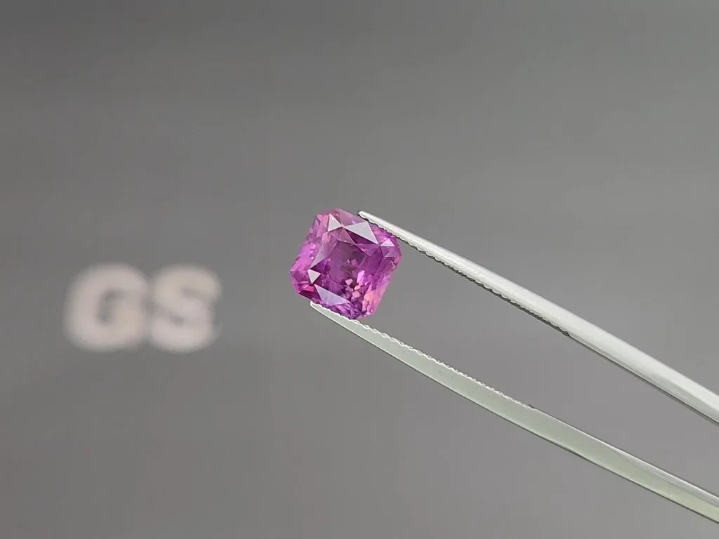 Unheated purple sapphire radiant cut 3.61 carats, Madagascar Image №3