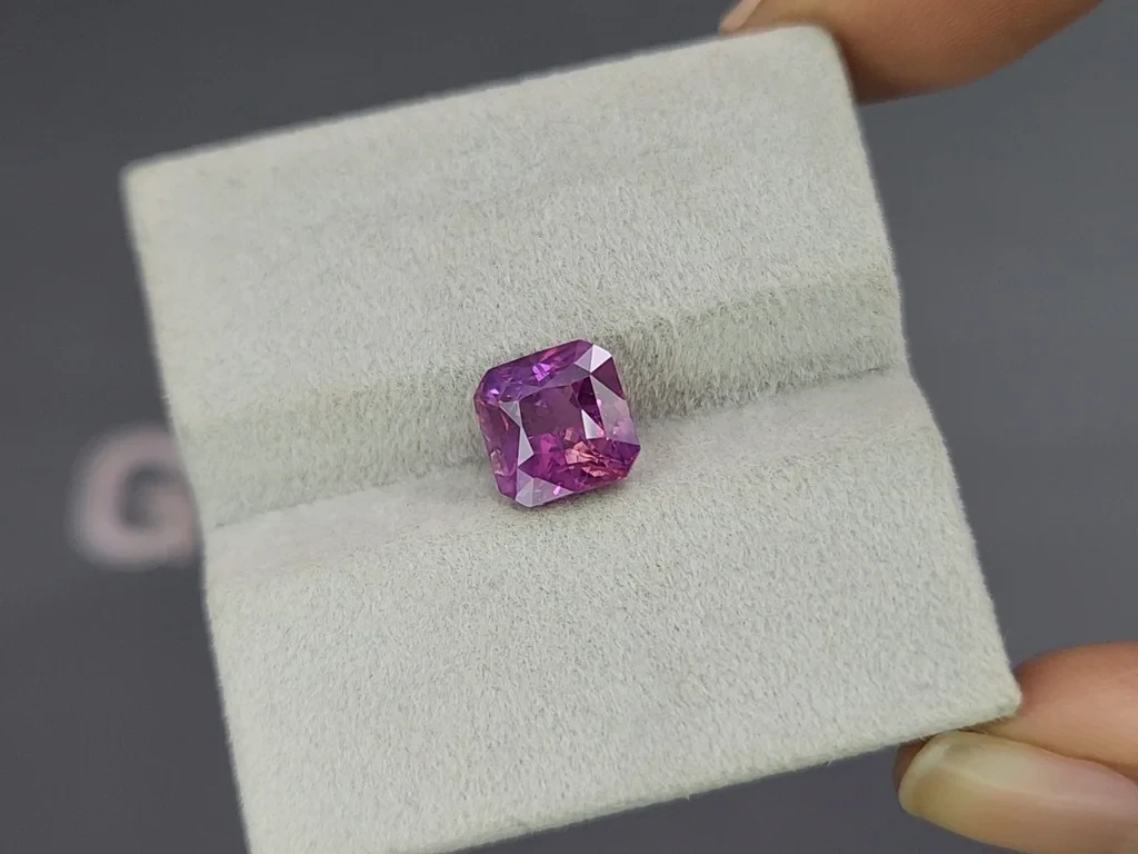 Unheated purple sapphire radiant cut 3.61 carats, Madagascar Image №4