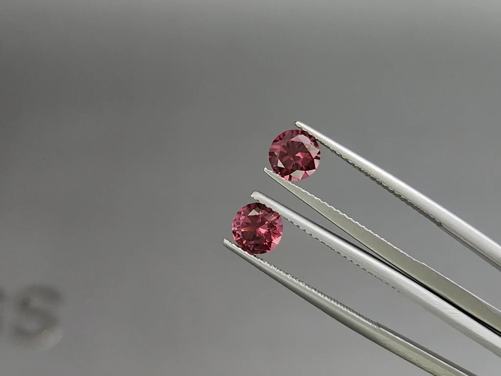Pair of rhodolite garnets round cut 1.85 carats, Madagascar Image №3