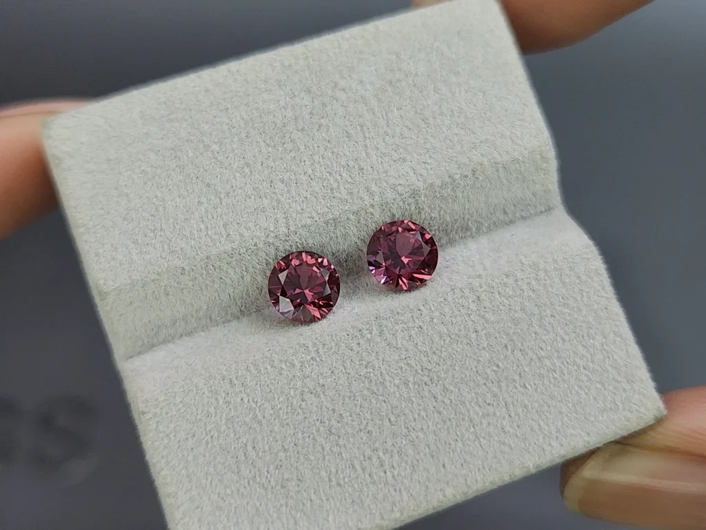 Pair of rhodolite garnets round cut 1.85 carats, Madagascar Image №4