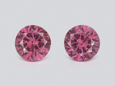 Pair of rhodolite garnets round cut 1.85 carats, Madagascar photo
