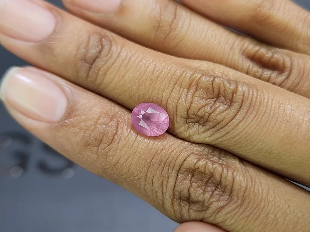 Spinel Mahenge with a rutile silk effect oval cut 2.50 carat, Tanzania Image №2