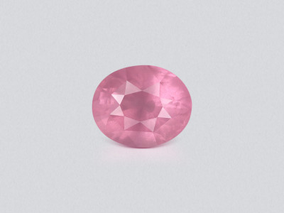 Spinel Mahenge with a rutile silk effect oval cut 2.50 carat, Tanzania photo
