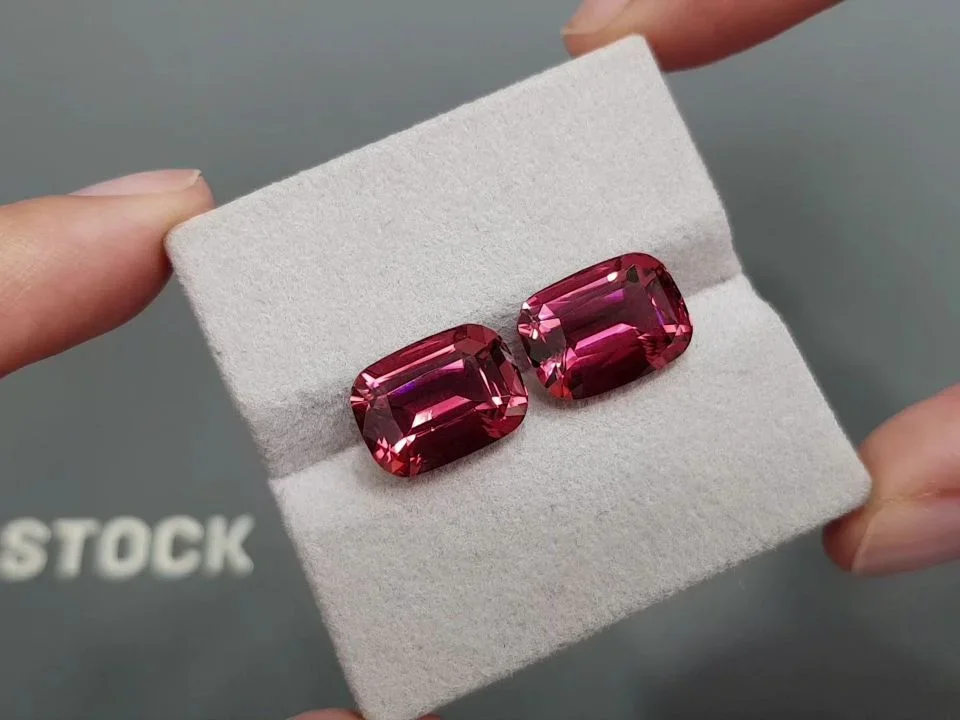 Pair of intense red rubellites in cushion cut 14.02 carats, Nigeria Image №4