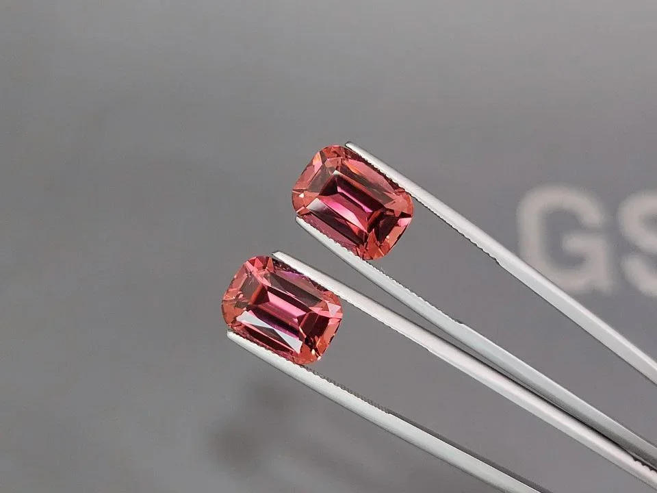 Pair of intense red rubellites in cushion cut 14.02 carats, Nigeria Image №3
