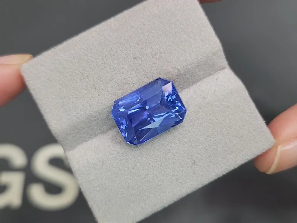 Unheated Cornflower Blue Sapphire 13.60 ct in radiant cut  Image №4